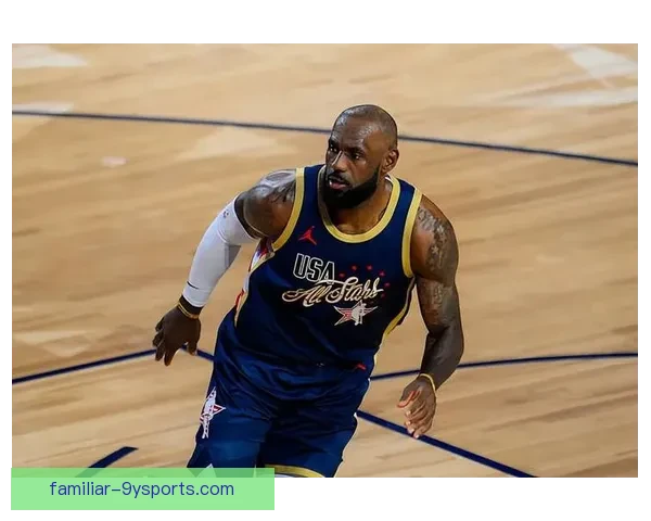 湖人队新赛季锋线重组引关注詹姆斯状态成为球队核心焦点